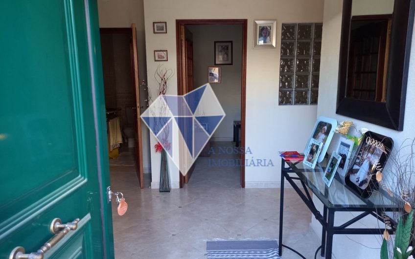 Armazém com Habitação freguesia São João Batista