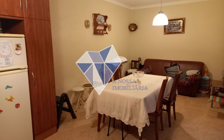 Armazém com Habitação freguesia São João Batista