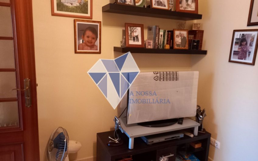 Armazém com Habitação freguesia São João Batista