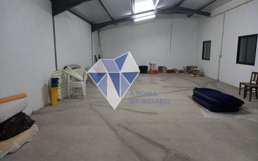 Armazém com Habitação freguesia São João Batista
