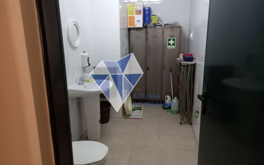 Armazém com Habitação freguesia São João Batista