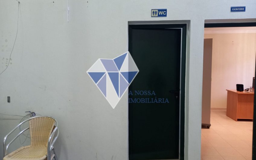 Armazém com Habitação freguesia São João Batista